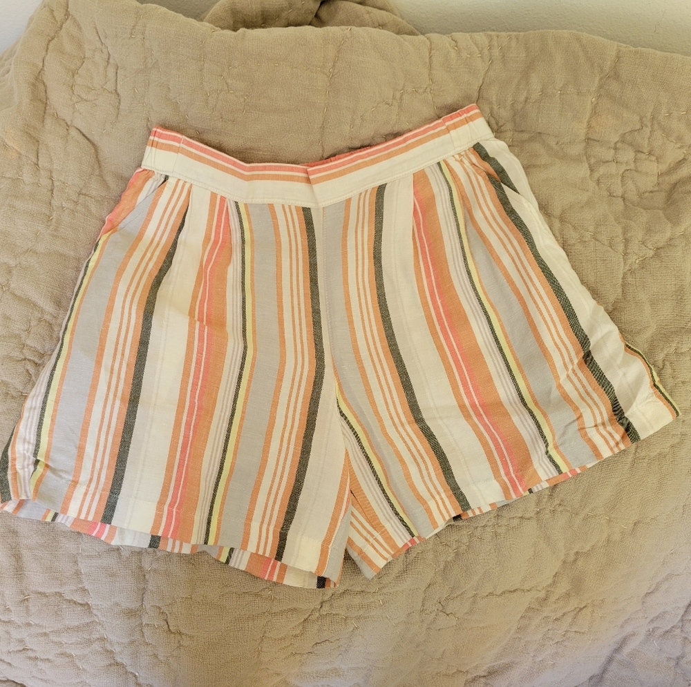 Linen vertical stripe shorts